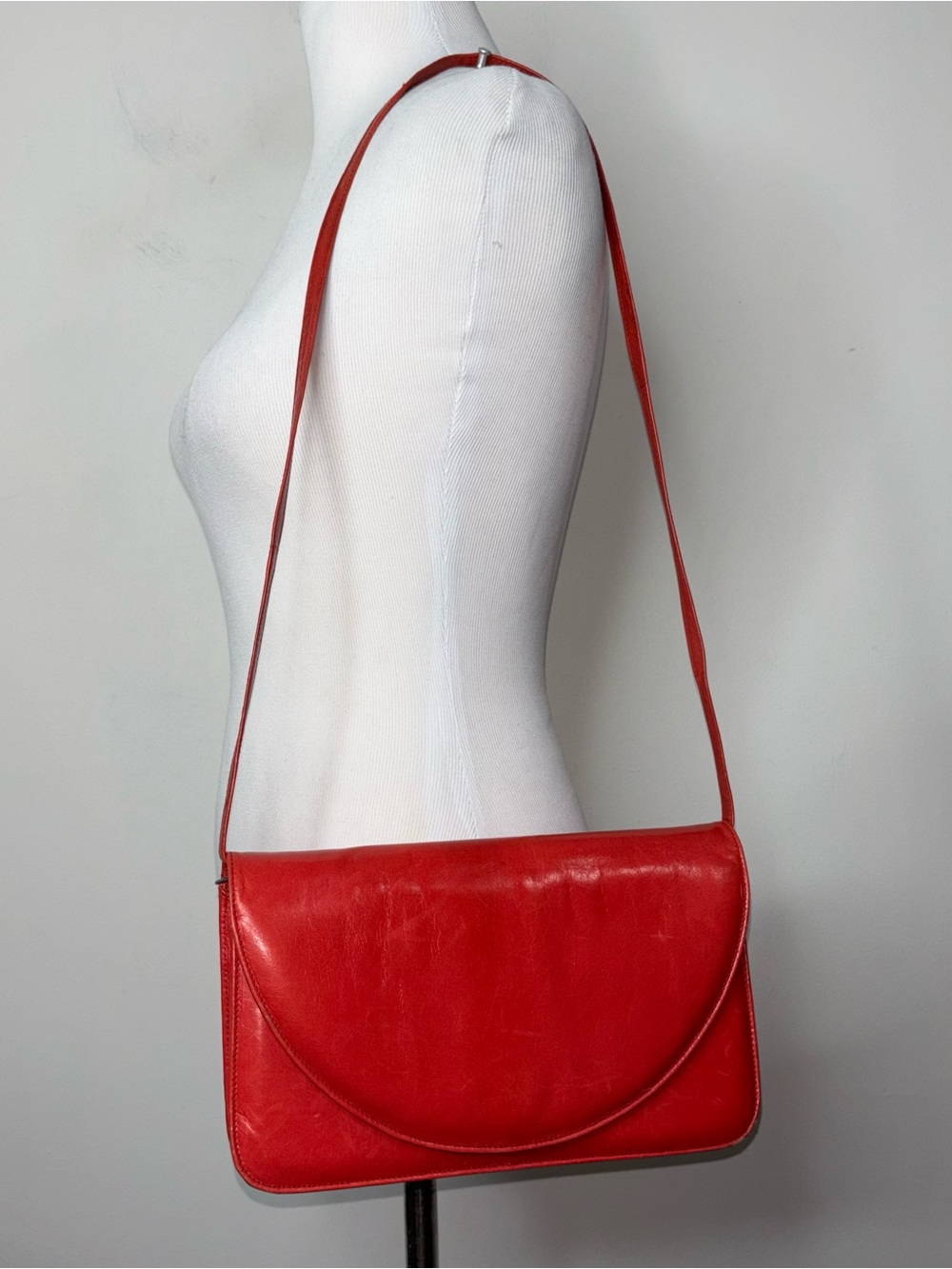 Vintage Women's Madras Red Leather Shoulder Bag Purse Clutch Made in Italy